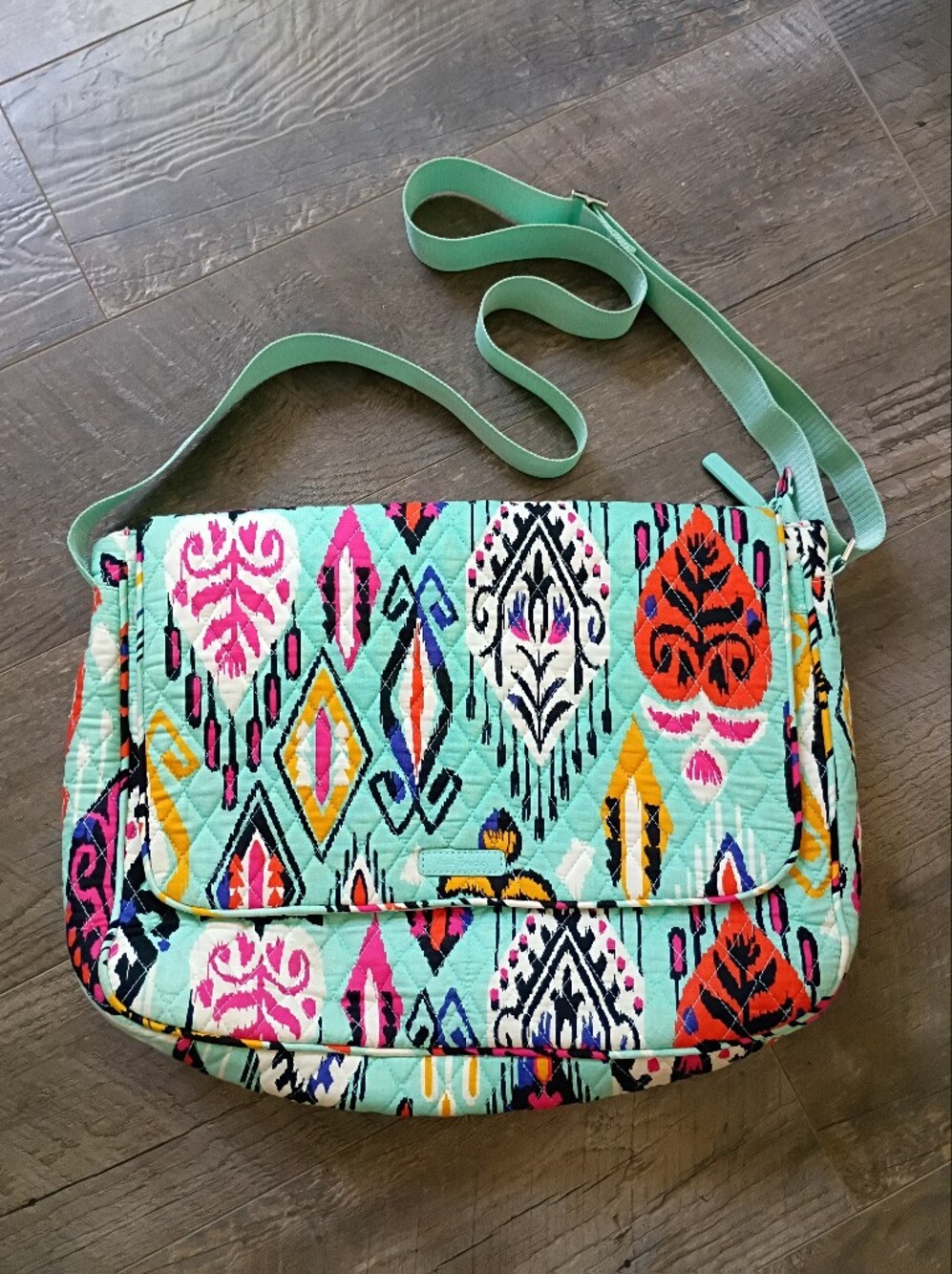 Vera Bradley Messenger Bag With Padded laptop Pocket- Pueblo